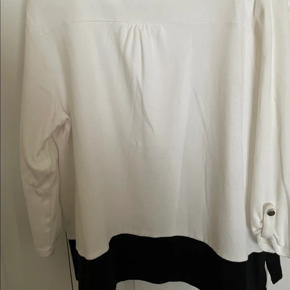 Women’s Cardigan - Picture 2 of 3